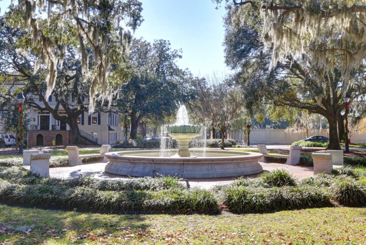 Villa Orleans Square Savannah Exterior foto